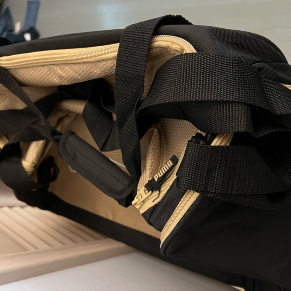 🌸NWT PUMA DUFFEL BAG🌸 - Picture 3 of 14